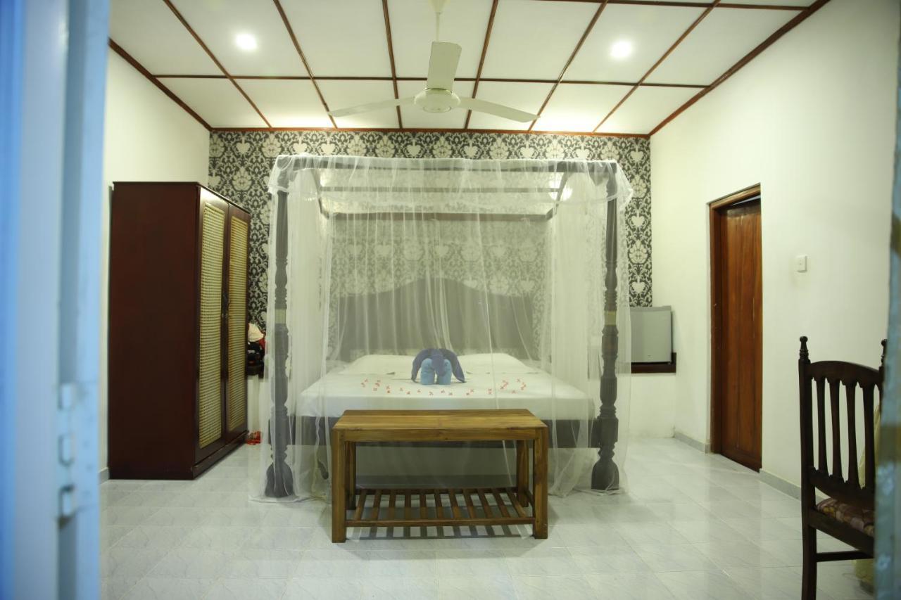 Bougain Villa Bentota Esterno foto
